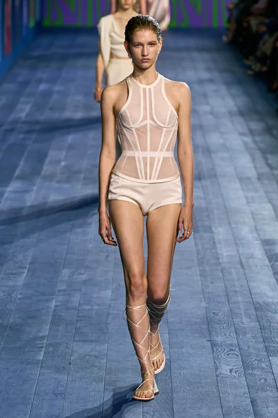 Look 21